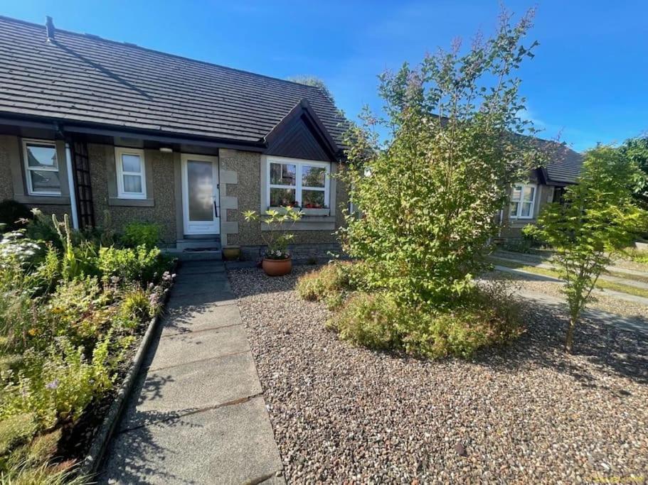 Peaceful Getaway In Peebles Villa Exterior photo